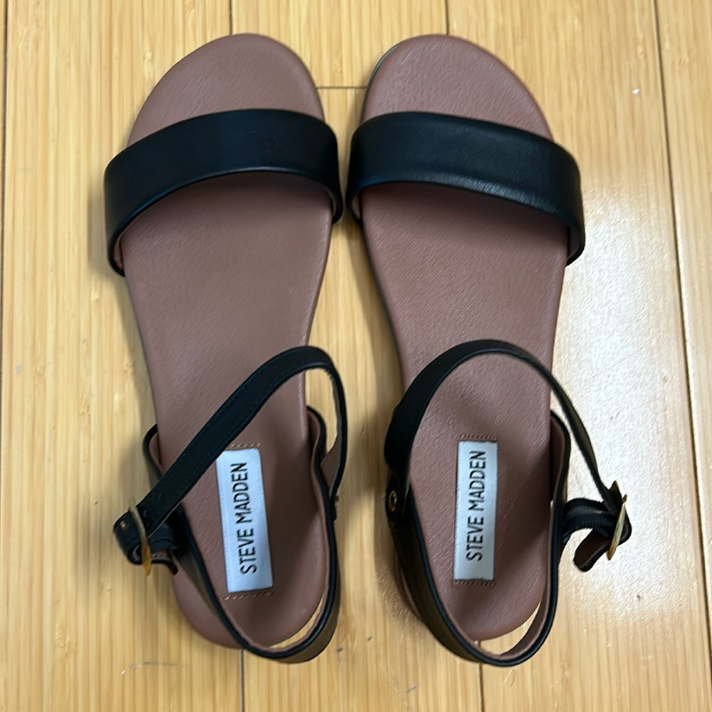 Steve Madden black sandals size 8